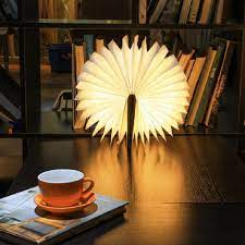 Lampa u Obliku Knjige
